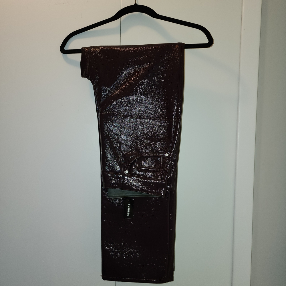 NWT EXPRESS WINE/BURGUNDY FAUX PATENT LEATHER PANTS SIZE 8 REGULAR LENGTH